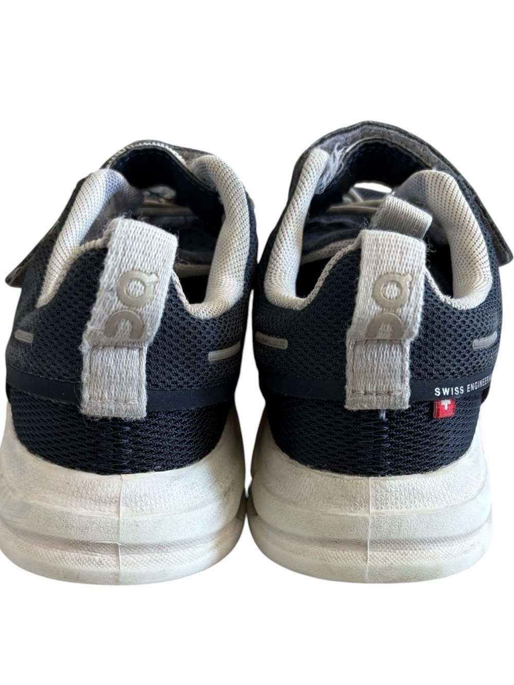 On Kids Lightweight Navy and White Sneaker with Easy-Fasten
Strap Size K11 - Picture 2 of 4